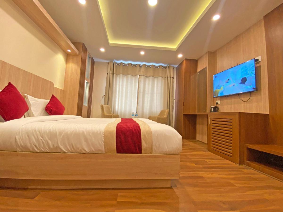 Hotel Nilakantha Pvt. Ltd Kathmandu Buitenkant foto