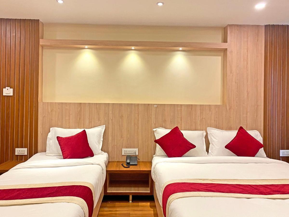 Hotel Nilakantha Pvt. Ltd Kathmandu Buitenkant foto
