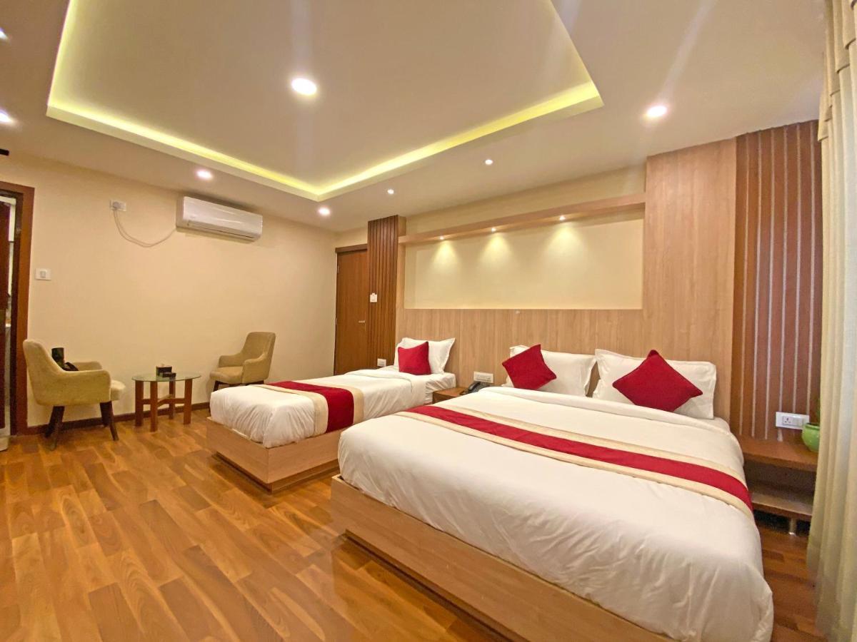 Hotel Nilakantha Pvt. Ltd Kathmandu Buitenkant foto