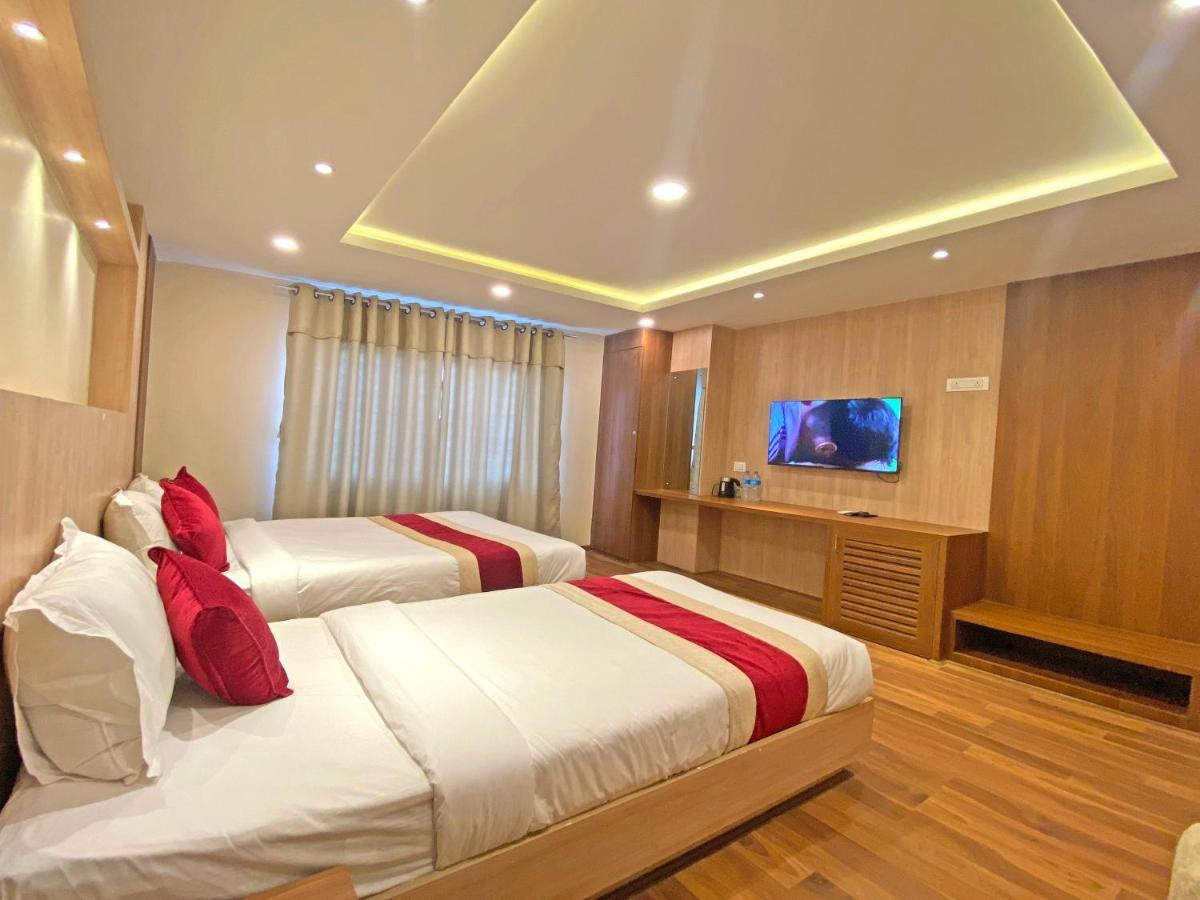 Hotel Nilakantha Pvt. Ltd Kathmandu Buitenkant foto