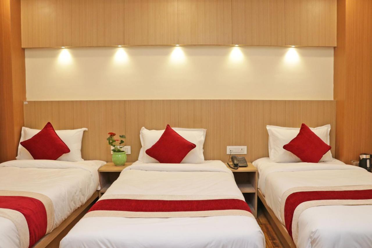 Hotel Nilakantha Pvt. Ltd Kathmandu Buitenkant foto