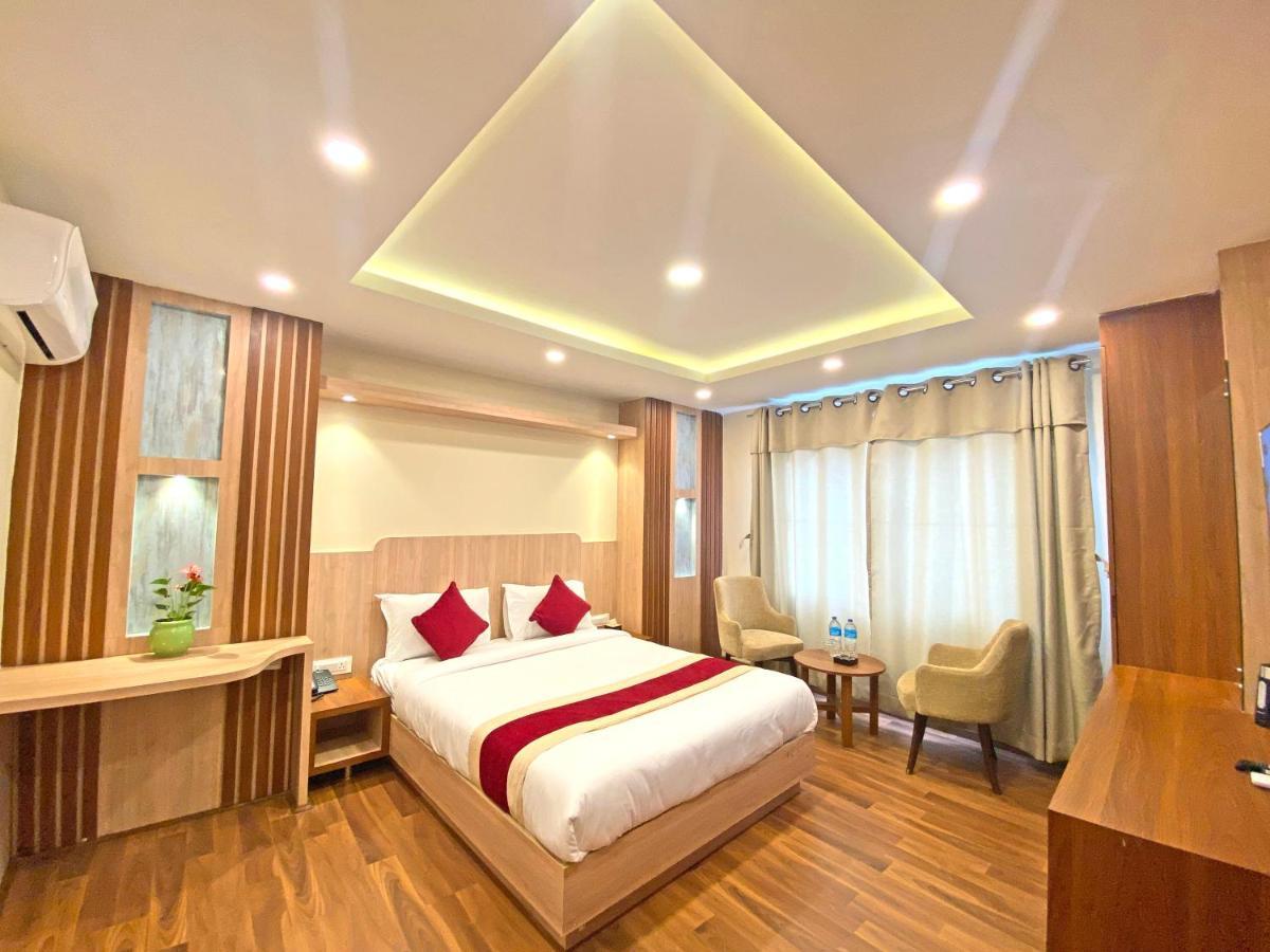 Hotel Nilakantha Pvt. Ltd Kathmandu Buitenkant foto