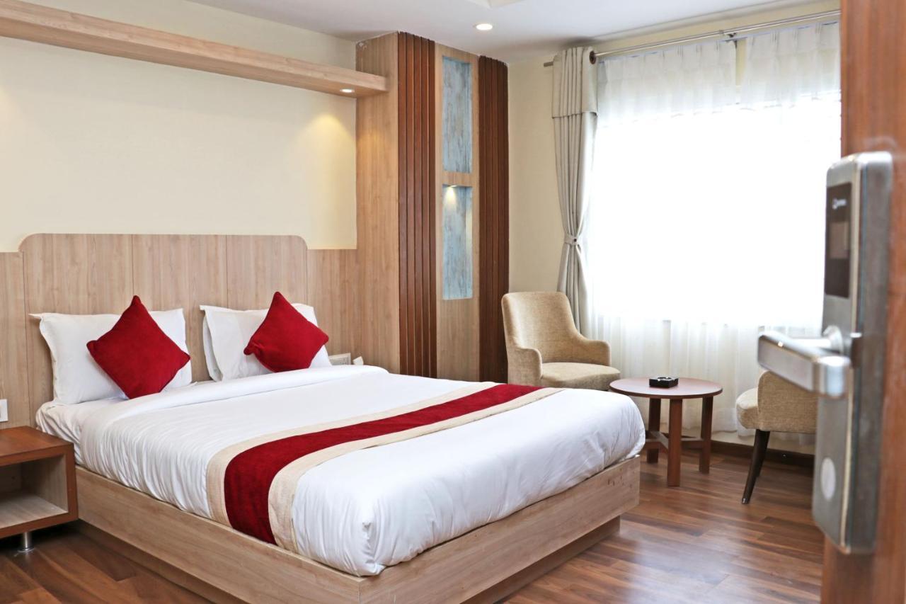 Hotel Nilakantha Pvt. Ltd Kathmandu Buitenkant foto