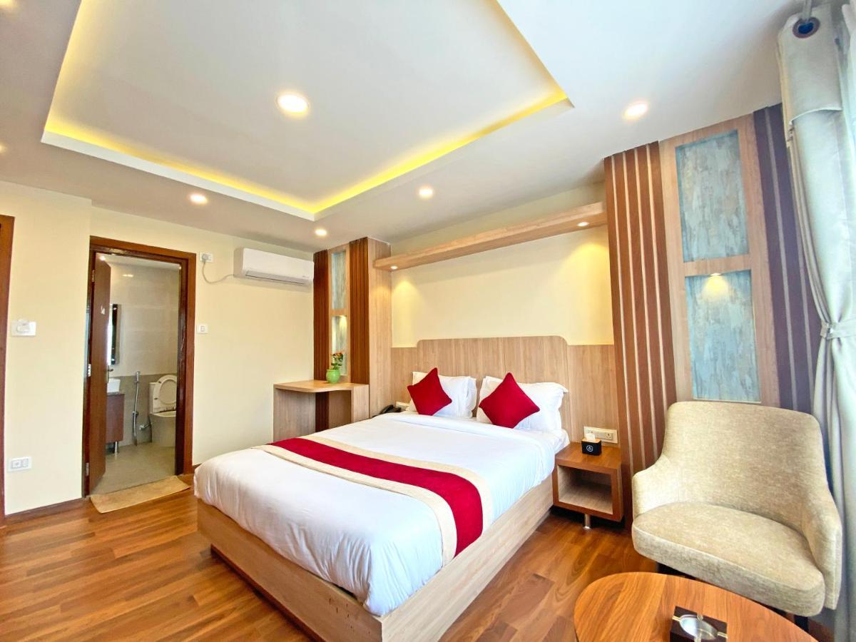 Hotel Nilakantha Pvt. Ltd Kathmandu Buitenkant foto