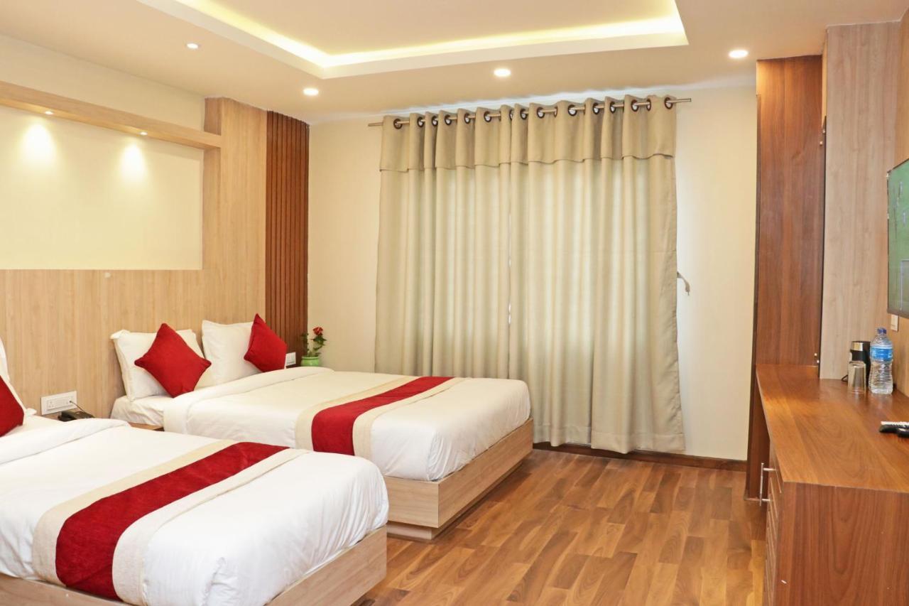 Hotel Nilakantha Pvt. Ltd Kathmandu Buitenkant foto