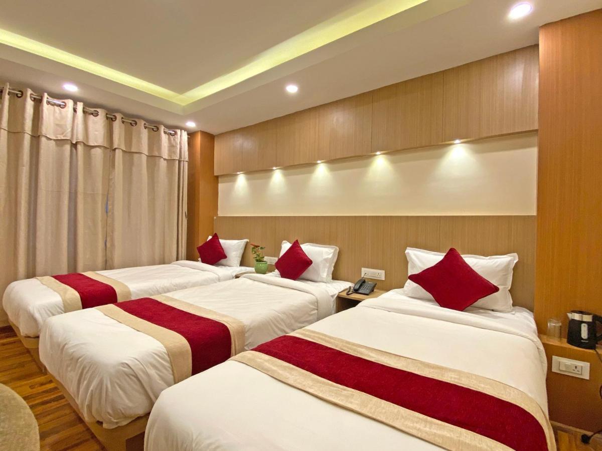 Hotel Nilakantha Pvt. Ltd Kathmandu Buitenkant foto
