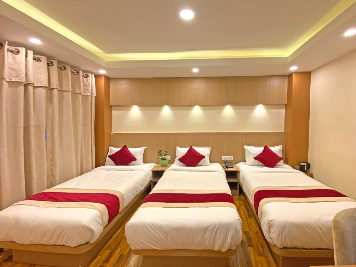 Hotel Nilakantha Pvt. Ltd Kathmandu Buitenkant foto