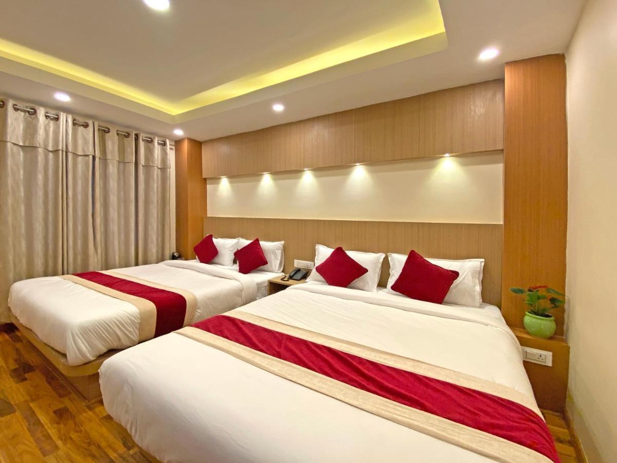 Hotel Nilakantha Pvt. Ltd Kathmandu Buitenkant foto