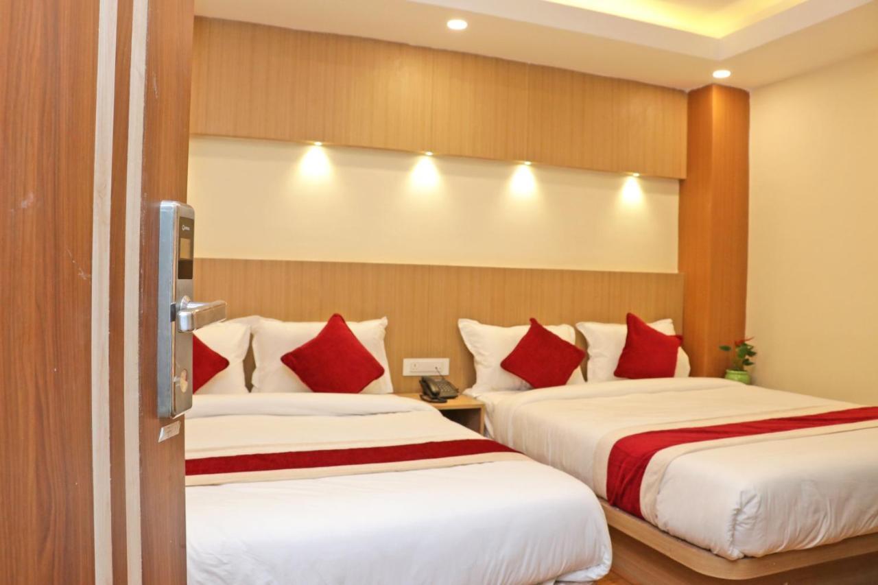 Hotel Nilakantha Pvt. Ltd Kathmandu Buitenkant foto