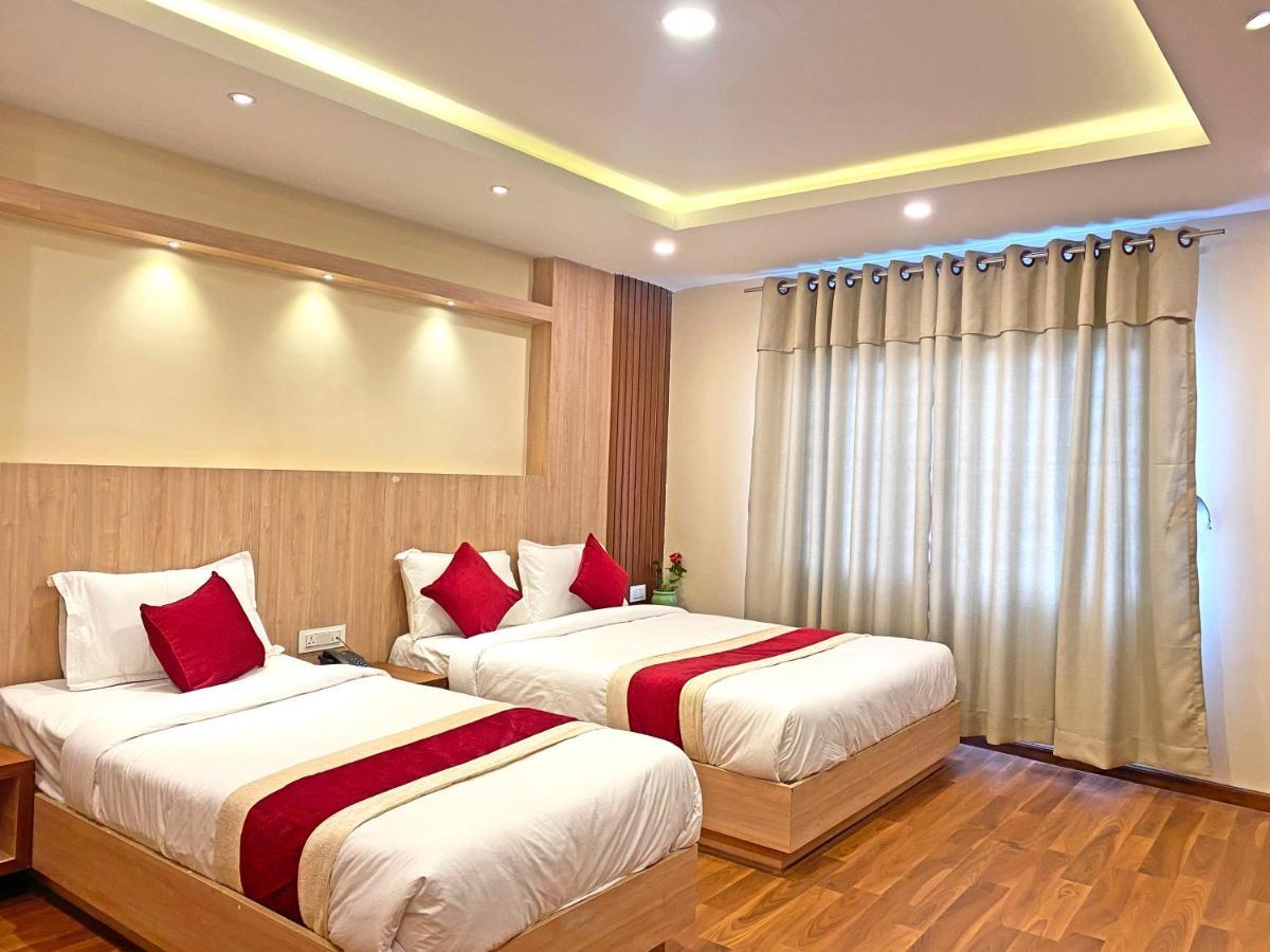 Hotel Nilakantha Pvt. Ltd Kathmandu Buitenkant foto