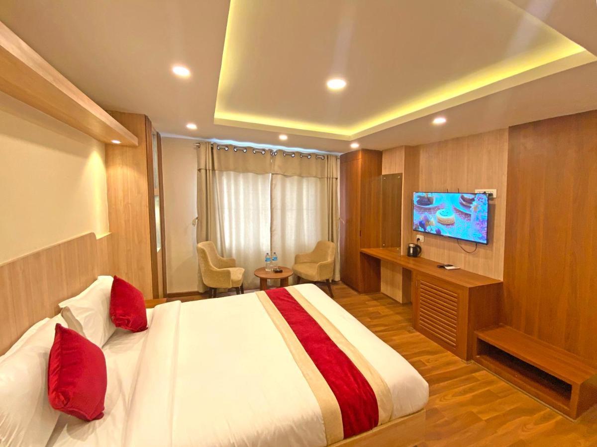 Hotel Nilakantha Pvt. Ltd Kathmandu Buitenkant foto