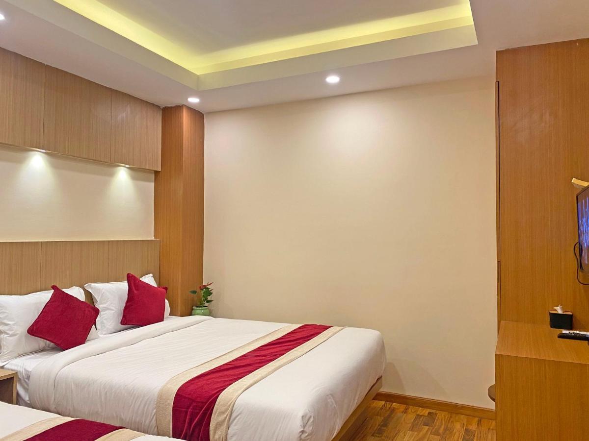 Hotel Nilakantha Pvt. Ltd Kathmandu Buitenkant foto