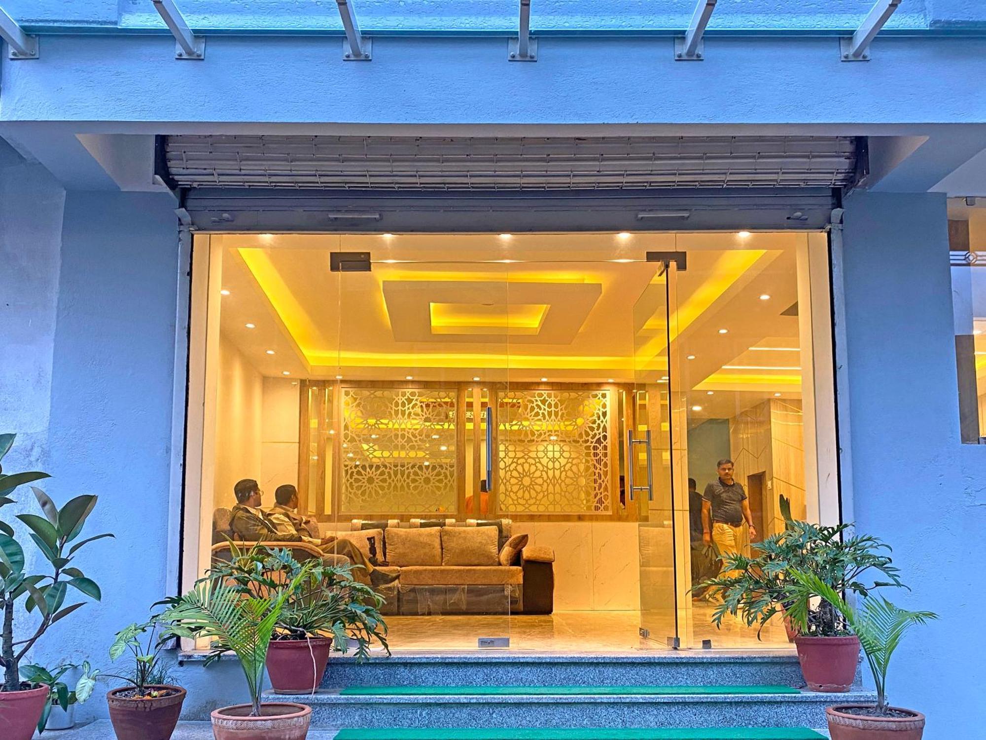 Hotel Nilakantha Pvt. Ltd Kathmandu Buitenkant foto