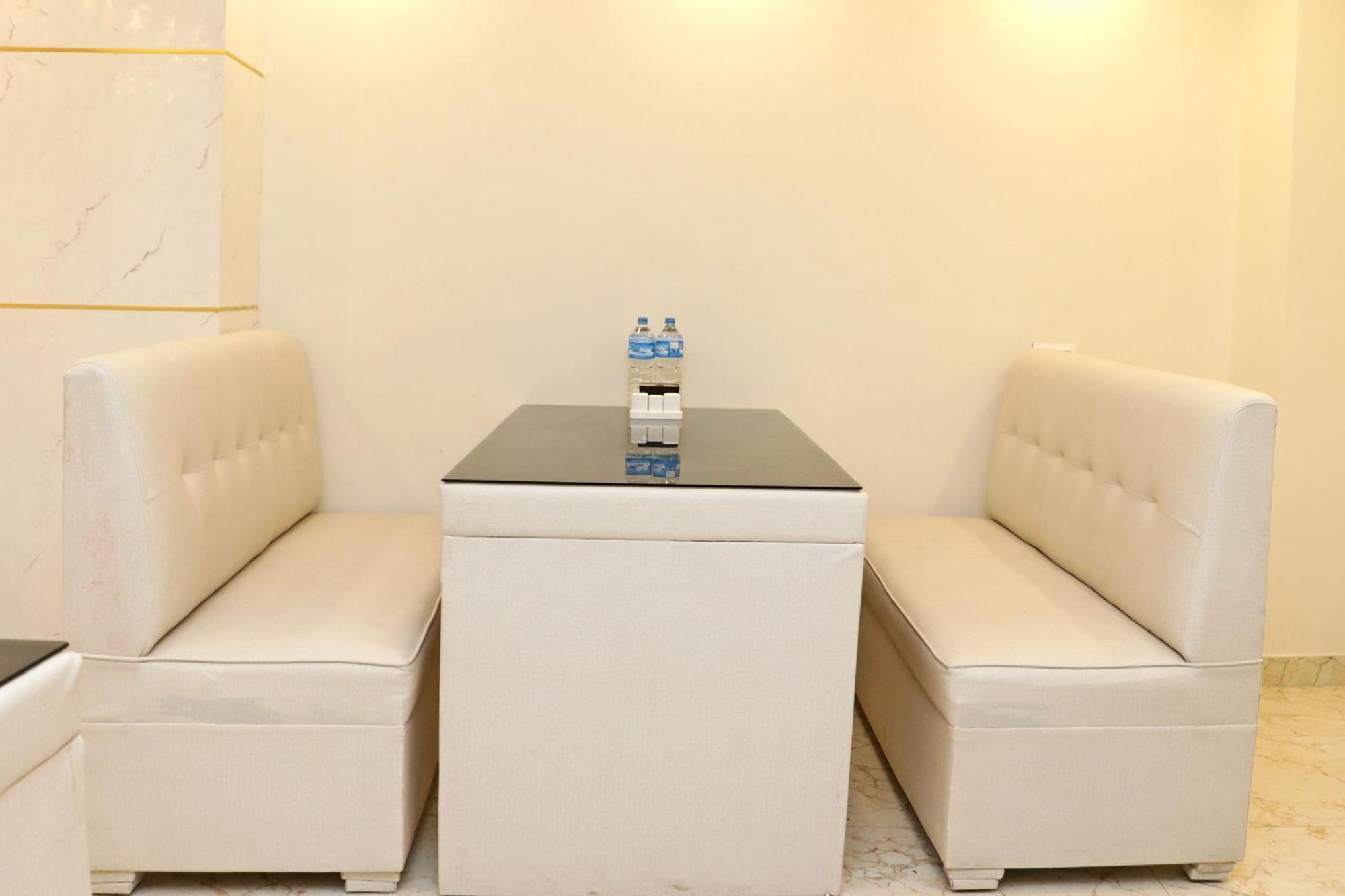 Hotel Nilakantha Pvt. Ltd Kathmandu Buitenkant foto