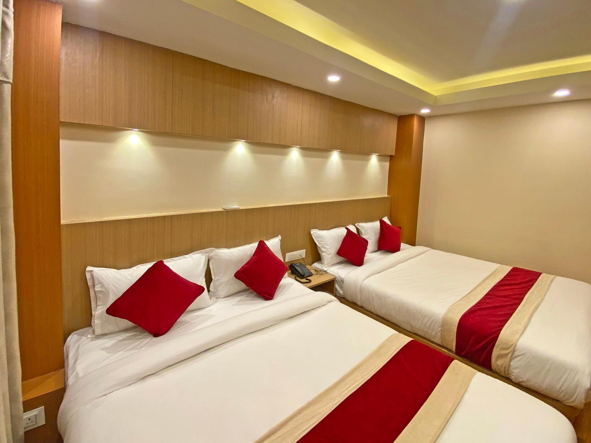 Hotel Nilakantha Pvt. Ltd Kathmandu Buitenkant foto